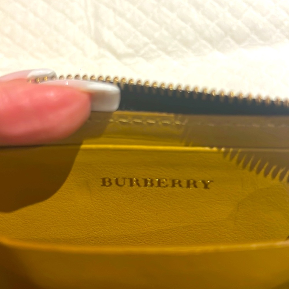 Compact Burberry Wallet With Attached Keychain. - image 8